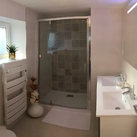 La Pierre Du Petit'hom *